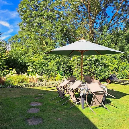 Studio, Aire De Loisirs Avec Piscine Holiday home *